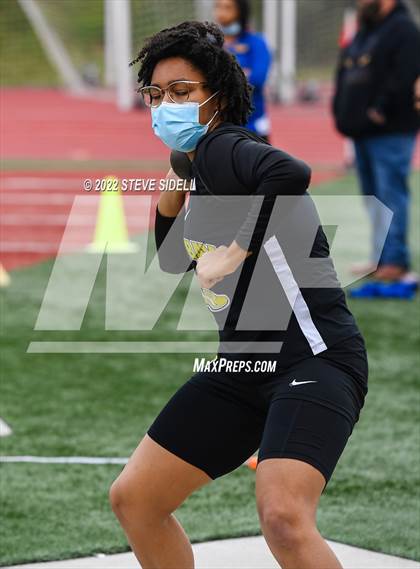 Thumbnail 3 in 6th Annual Meb Keflezighi Invitational photogallery.