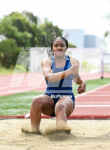 Thumbnail 1 in 6th Annual Meb Keflezighi Invitational photogallery.