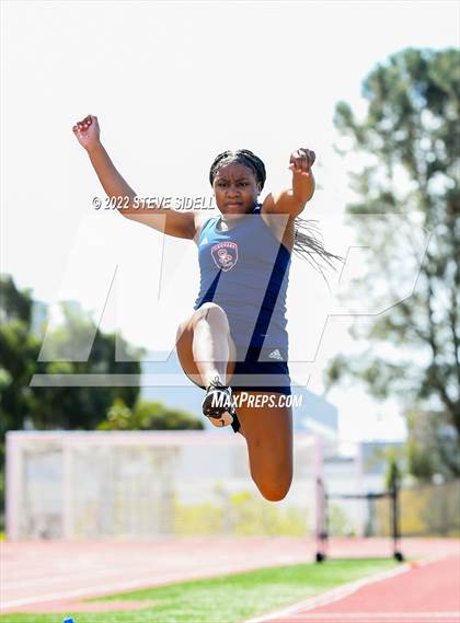 Thumbnail 2 in 6th Annual Meb Keflezighi Invitational photogallery.