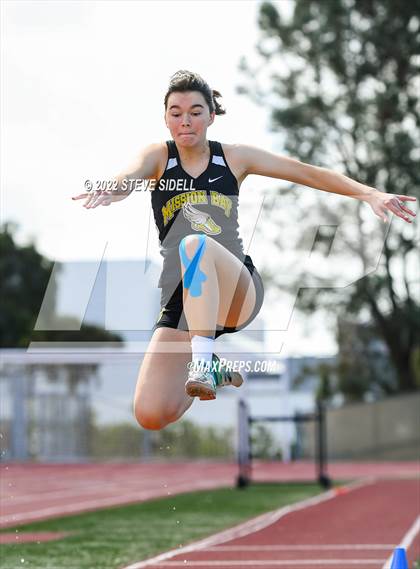 Thumbnail 1 in 6th Annual Meb Keflezighi Invitational photogallery.