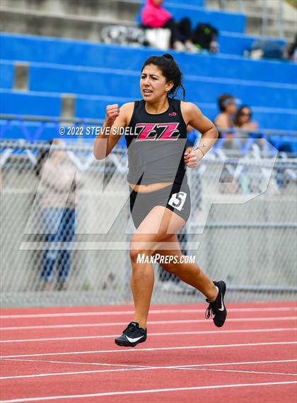 Thumbnail 2 in 6th Annual Meb Keflezighi Invitational photogallery.