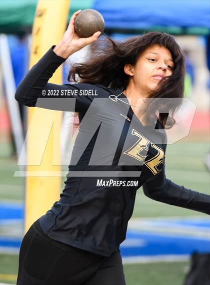 Thumbnail 3 in 6th Annual Meb Keflezighi Invitational photogallery.