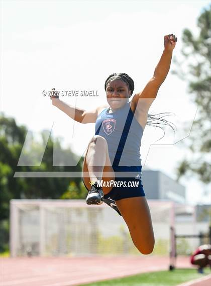 Thumbnail 1 in 6th Annual Meb Keflezighi Invitational photogallery.