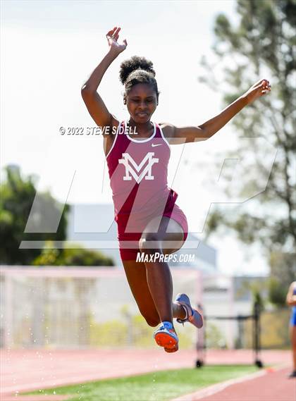 Thumbnail 1 in 6th Annual Meb Keflezighi Invitational photogallery.