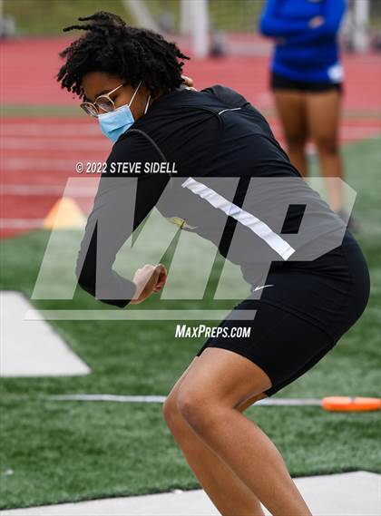 Thumbnail 2 in 6th Annual Meb Keflezighi Invitational photogallery.