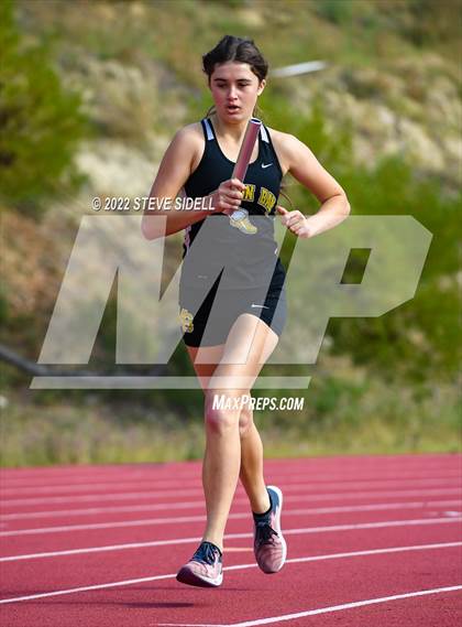Thumbnail 2 in 6th Annual Meb Keflezighi Invitational photogallery.