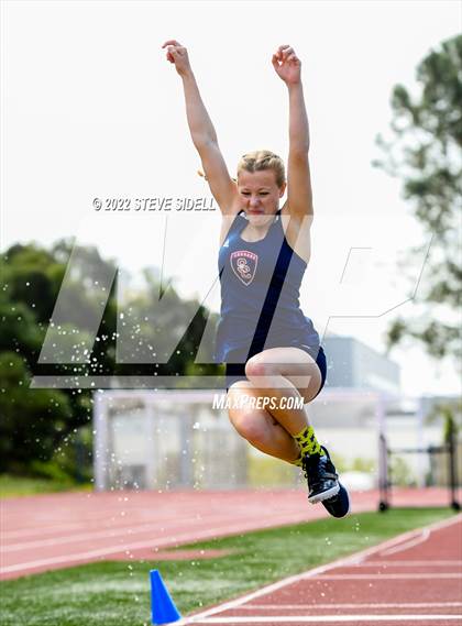 Thumbnail 3 in 6th Annual Meb Keflezighi Invitational photogallery.