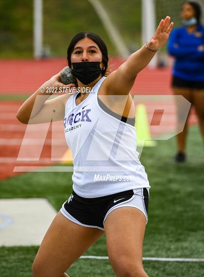 Thumbnail 3 in 6th Annual Meb Keflezighi Invitational photogallery.