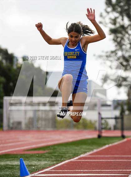 Thumbnail 1 in 6th Annual Meb Keflezighi Invitational photogallery.