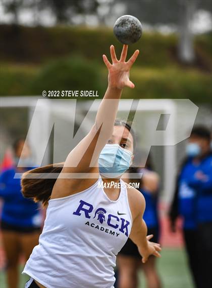 Thumbnail 2 in 6th Annual Meb Keflezighi Invitational photogallery.
