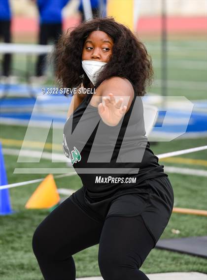 Thumbnail 2 in 6th Annual Meb Keflezighi Invitational photogallery.
