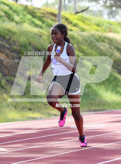 Thumbnail 3 in 6th Annual Meb Keflezighi Invitational photogallery.