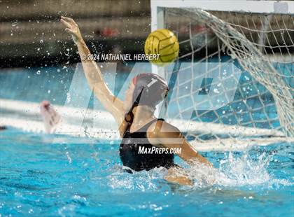 Thumbnail 3 in Centennial vs JSerra Catholic (Troy Varsity Holiday Series) photogallery.