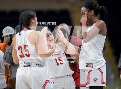 Thumbnail 1 in Georgetown Visitation Prep vs St. John's (DCSAA Class AA Final) photogallery.