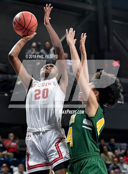 Thumbnail 3 in Georgetown Visitation Prep vs St. John's (DCSAA Class AA Final) photogallery.