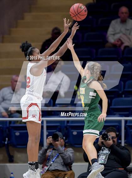 Thumbnail 1 in Georgetown Visitation Prep vs St. John's (DCSAA Class AA Final) photogallery.