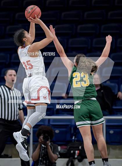 Thumbnail 2 in Georgetown Visitation Prep vs St. John's (DCSAA Class AA Final) photogallery.