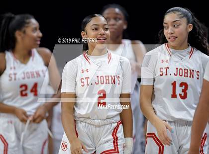 Thumbnail 1 in Georgetown Visitation Prep vs St. John's (DCSAA Class AA Final) photogallery.