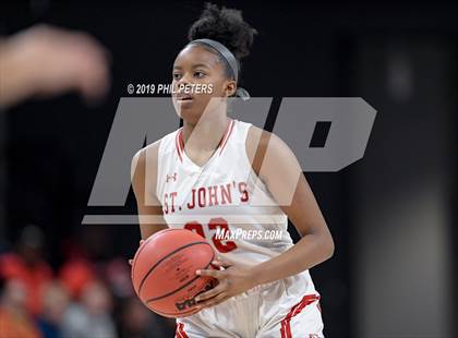 Thumbnail 3 in Georgetown Visitation Prep vs St. John's (DCSAA Class AA Final) photogallery.