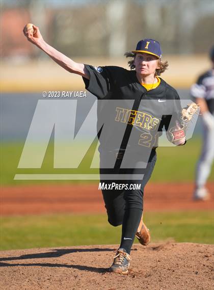 Thumbnail 1 in Woodcreek @ Inderkum photogallery.