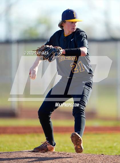 Thumbnail 1 in Woodcreek @ Inderkum photogallery.
