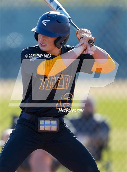 Thumbnail 2 in Woodcreek @ Inderkum photogallery.