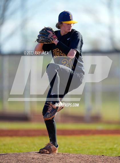 Thumbnail 1 in Woodcreek @ Inderkum photogallery.