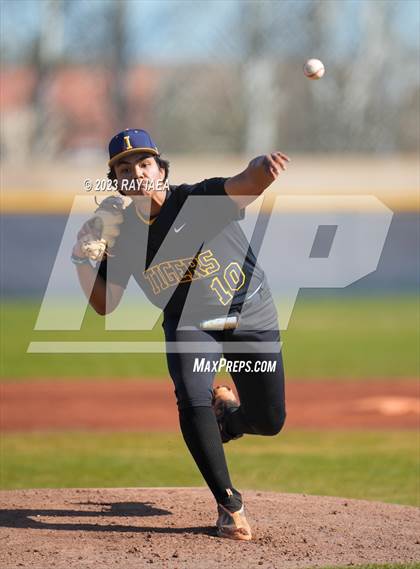 Thumbnail 3 in Woodcreek @ Inderkum photogallery.