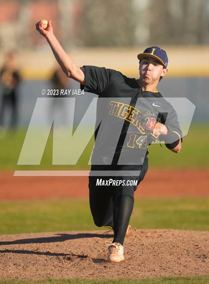Thumbnail 3 in Woodcreek @ Inderkum photogallery.