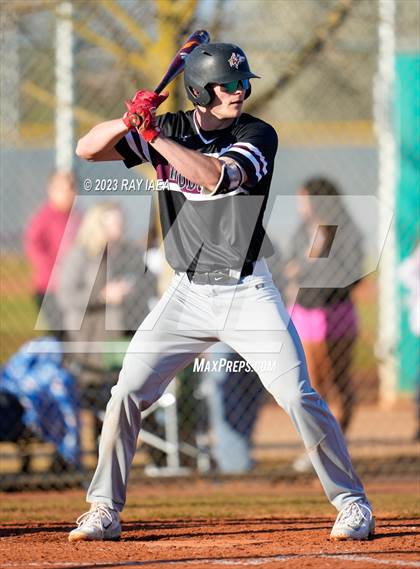 Thumbnail 1 in Woodcreek @ Inderkum photogallery.
