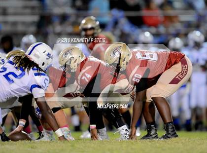 Thumbnail 3 in Bourgeois @ Terrebonne photogallery.