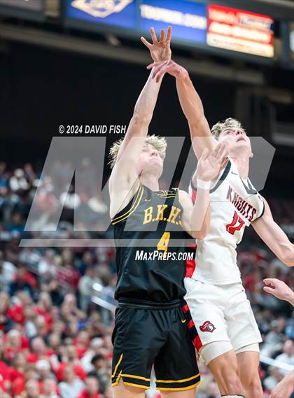 Thumbnail 2 in Hillcrest vs. Bishop Kelly (IHSAA 4A Semifinal) photogallery.