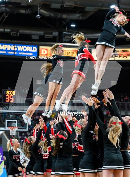 Thumbnail 2 in Hillcrest vs. Bishop Kelly (IHSAA 4A Semifinal) photogallery.