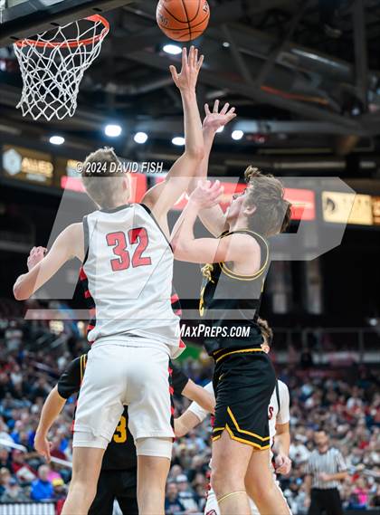 Thumbnail 1 in Hillcrest vs. Bishop Kelly (IHSAA 4A Semifinal) photogallery.
