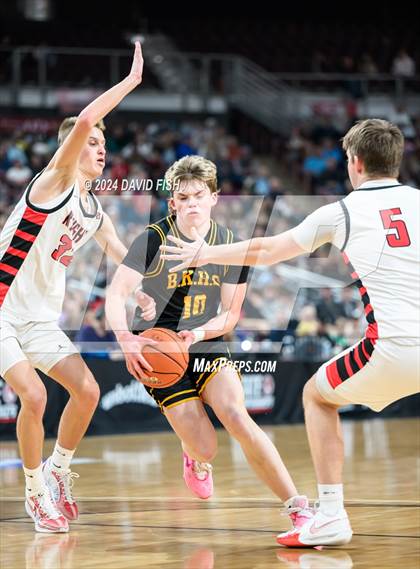 Thumbnail 3 in Hillcrest vs. Bishop Kelly (IHSAA 4A Semifinal) photogallery.