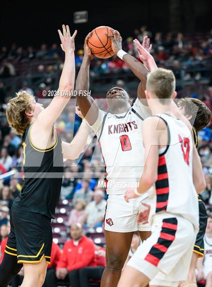 Thumbnail 2 in Hillcrest vs. Bishop Kelly (IHSAA 4A Semifinal) photogallery.