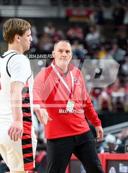 Thumbnail 3 in Hillcrest vs. Bishop Kelly (IHSAA 4A Semifinal) photogallery.