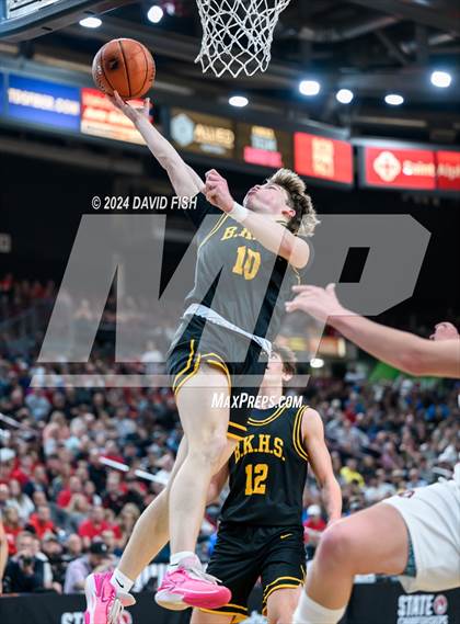 Thumbnail 3 in Hillcrest vs. Bishop Kelly (IHSAA 4A Semifinal) photogallery.