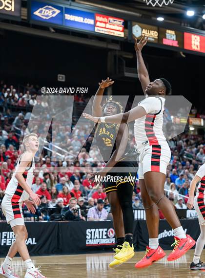 Thumbnail 1 in Hillcrest vs. Bishop Kelly (IHSAA 4A Semifinal) photogallery.