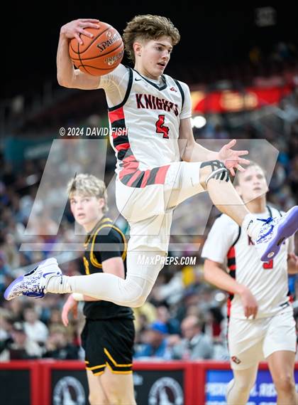 Thumbnail 1 in Hillcrest vs. Bishop Kelly (IHSAA 4A Semifinal) photogallery.