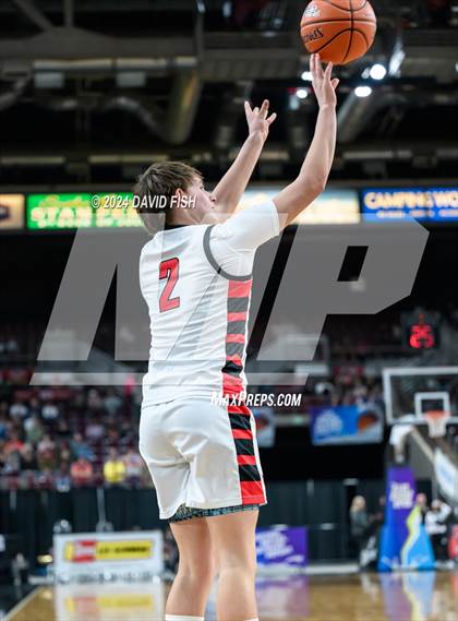 Thumbnail 2 in Hillcrest vs. Bishop Kelly (IHSAA 4A Semifinal) photogallery.