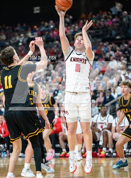 Thumbnail 3 in Hillcrest vs. Bishop Kelly (IHSAA 4A Semifinal) photogallery.