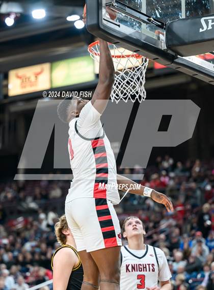 Thumbnail 3 in Hillcrest vs. Bishop Kelly (IHSAA 4A Semifinal) photogallery.