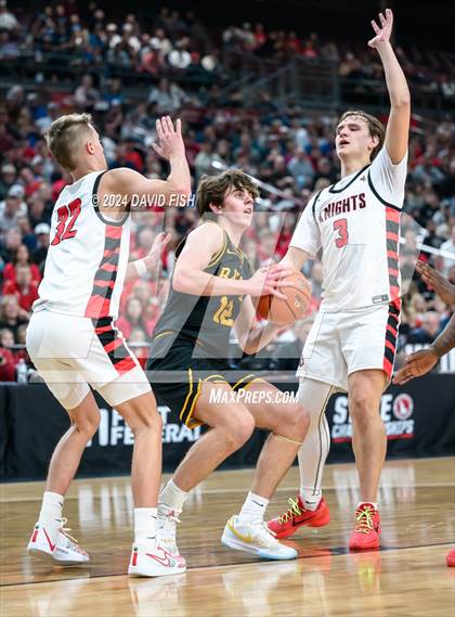 Thumbnail 2 in Hillcrest vs. Bishop Kelly (IHSAA 4A Semifinal) photogallery.