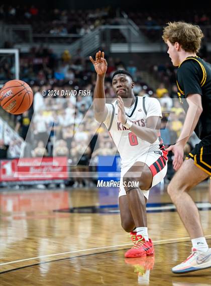 Thumbnail 2 in Hillcrest vs. Bishop Kelly (IHSAA 4A Semifinal) photogallery.