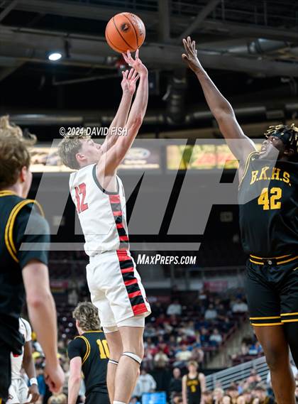 Thumbnail 1 in Hillcrest vs. Bishop Kelly (IHSAA 4A Semifinal) photogallery.