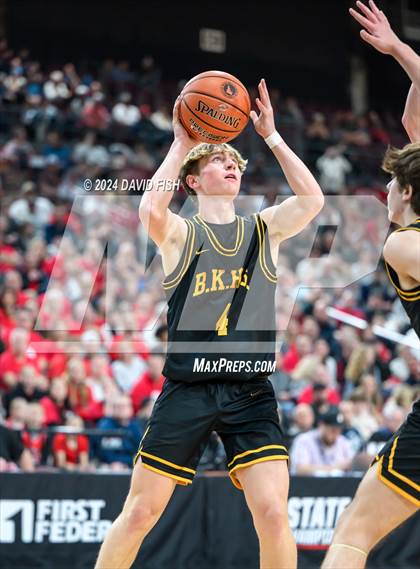 Thumbnail 3 in Hillcrest vs. Bishop Kelly (IHSAA 4A Semifinal) photogallery.