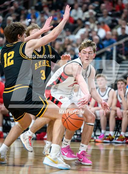 Thumbnail 2 in Hillcrest vs. Bishop Kelly (IHSAA 4A Semifinal) photogallery.