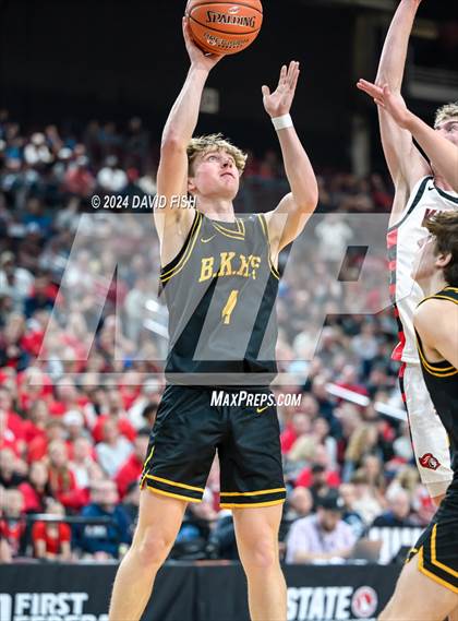 Thumbnail 1 in Hillcrest vs. Bishop Kelly (IHSAA 4A Semifinal) photogallery.