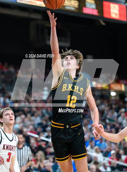 Thumbnail 2 in Hillcrest vs. Bishop Kelly (IHSAA 4A Semifinal) photogallery.